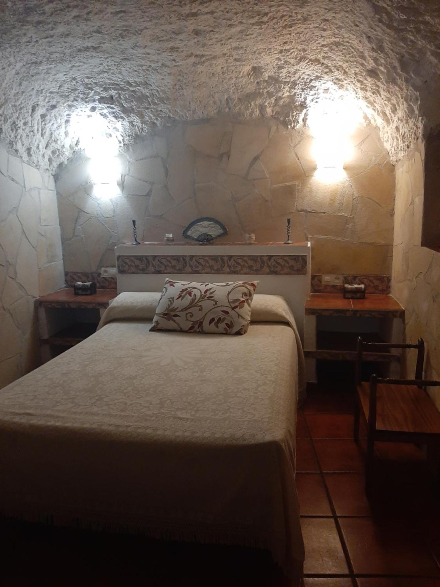 Casas Rurales Maribel - Complejo El Tejar - Apartamentos Con Jacuzzi En Alcala Del Jucar Casas del Cerro Pokoj fotografie
